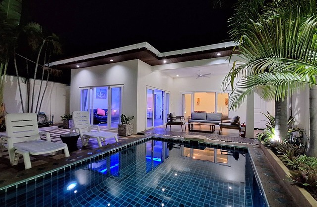 1BDR Private Pool Villa28, Majestic Residence