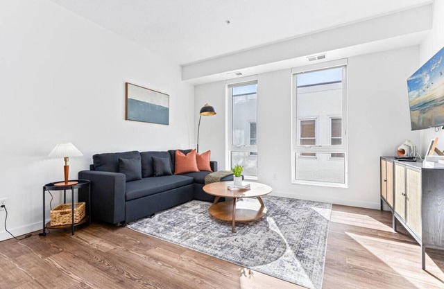 1Bedroom Apartment + Gym | Lowry Hill