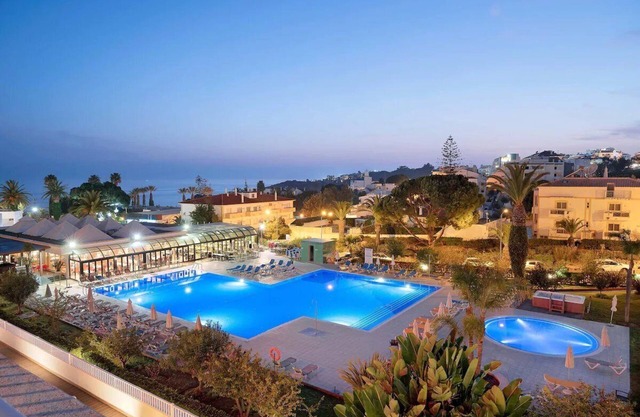 1BR Apartment in Praia da Oura! Easy Direct Beach Access | 4 Units