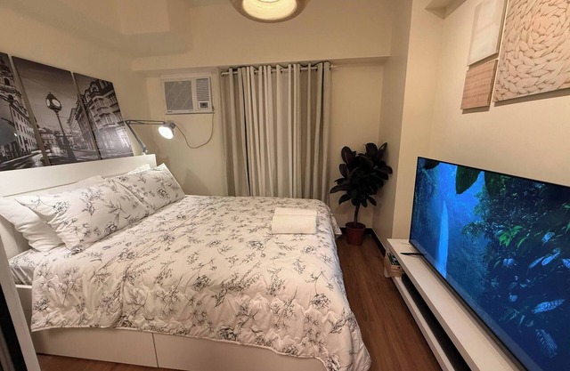 1BR Luxury Apartment The Camden Place