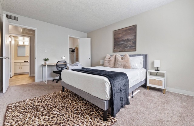 1BR/Pool/Gym/1 Mi To Banner Hospital