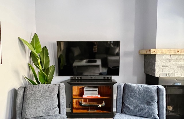 2 BDRM condo at Panorama Mtn Resort w/mountain + creek views