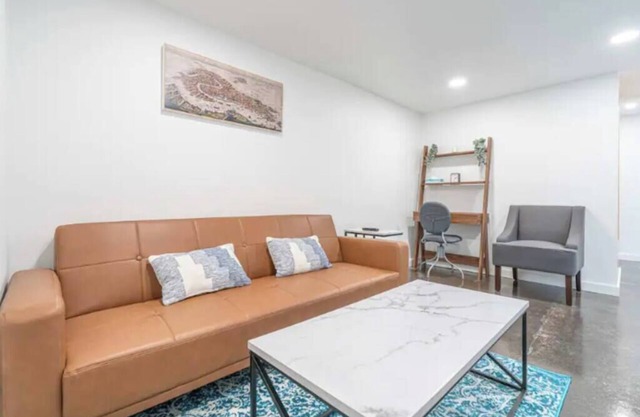 2 Bed/1 Bath in NE - Close to Mississippi Ave