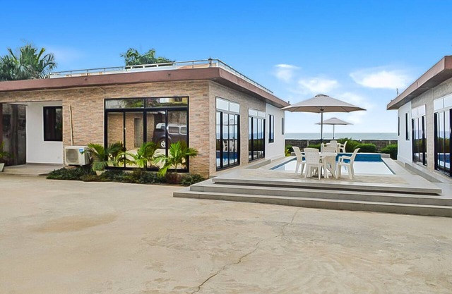 2 Bed/2.5 Bath Villa (Lewa)