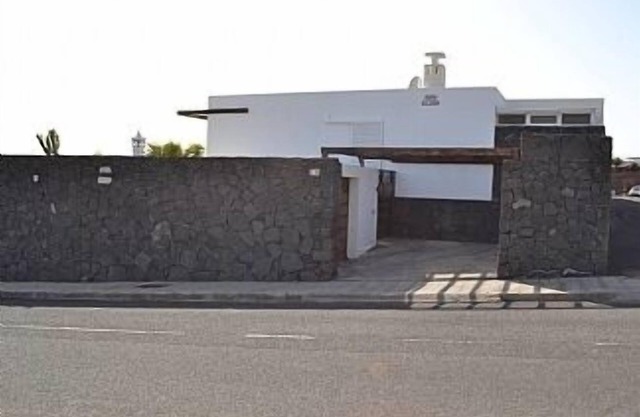 2 Bed/2 Bath Private Villa With Picturesque Views and Pool
