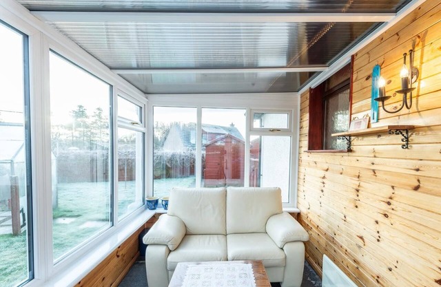 2 Bed home with private garden in the Highlands