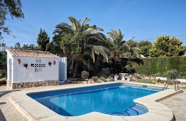 2 bed villa only a 10 minute drive to beach