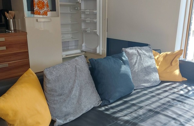 2-bedroom apartment with modern amenities, Sheffield, SY. Business travel, WiFi!