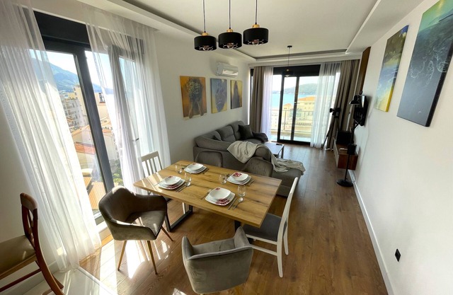 2-bedroom, 2-bathroom apartment IVIL in delightful Bečići with swimming pool, AC