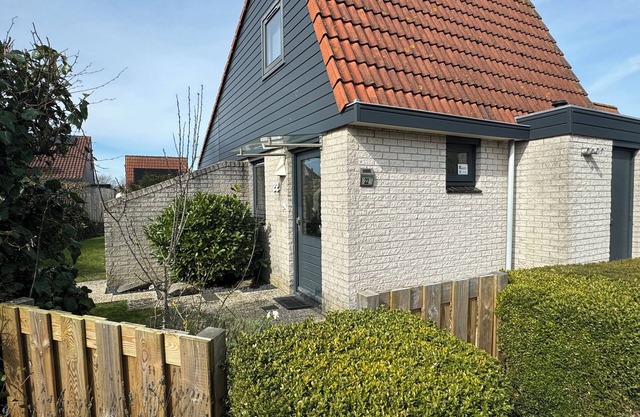 2 bedroom accommodation in Julianadorp aan Zee