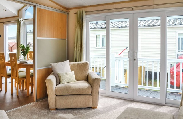 2 bedroom accommodation in Patrington Haven