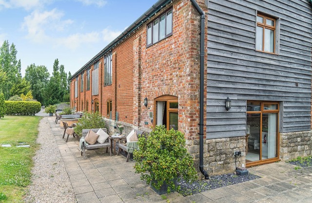 2 bedroom accommodation in Blandford Forum