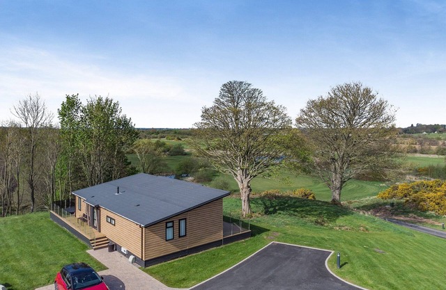 2 bedroom accommodation in Crosby-on-Eden