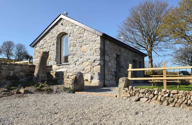2 bedroom accommodation in near Criccieth