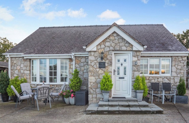 2 bedroom accommodation in Cefn, near St Asaph