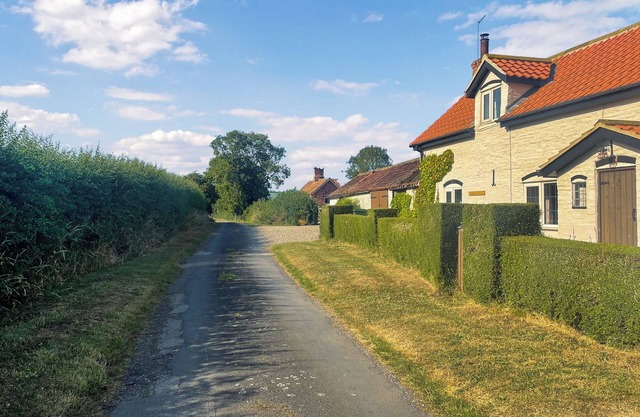 2 bedroom accommodation in Winestead