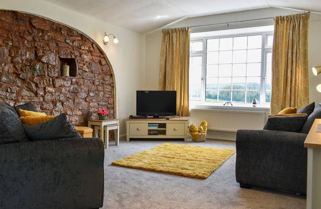 2 bedroom accommodation in Westleigh, near Tiverton