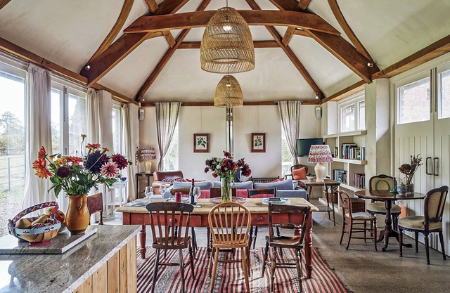 2 bedroom accommodation in Thornfalcon, near Taunton