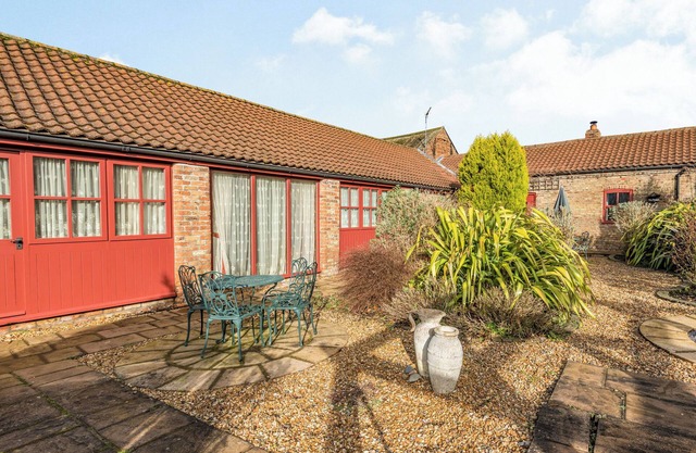 2 bedroom accommodation in Routh, Beverley