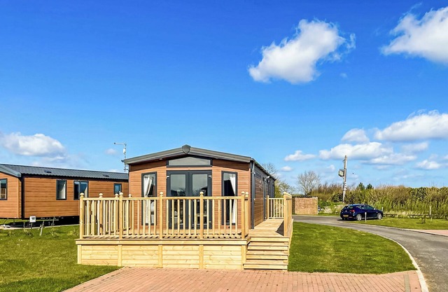 2 bedroom accommodation in Tunstall, Nr Hull