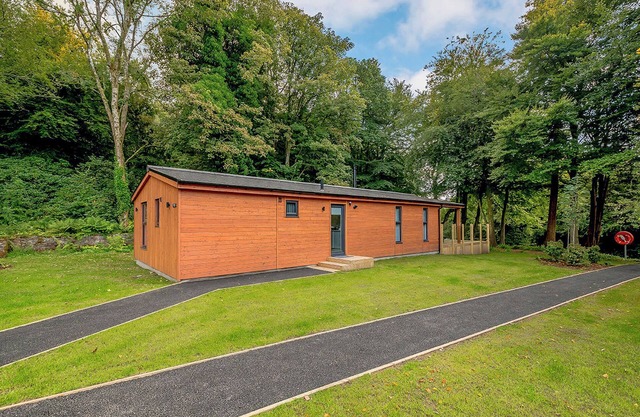 2 bedroom accommodation in Annbank, Ayr