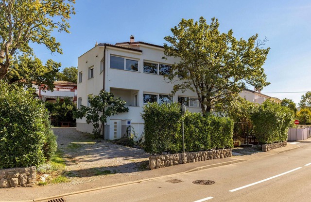 2 bedroom amazing apartment in Njivice