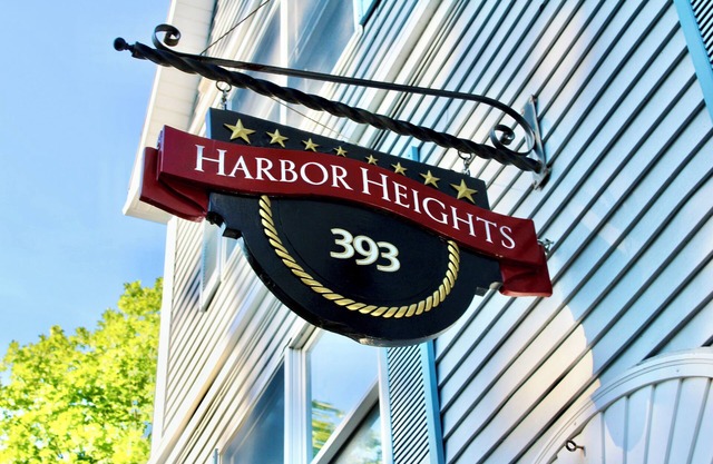 2-bedroom Apartment in Downtown Southwest Harbor [Seawall]