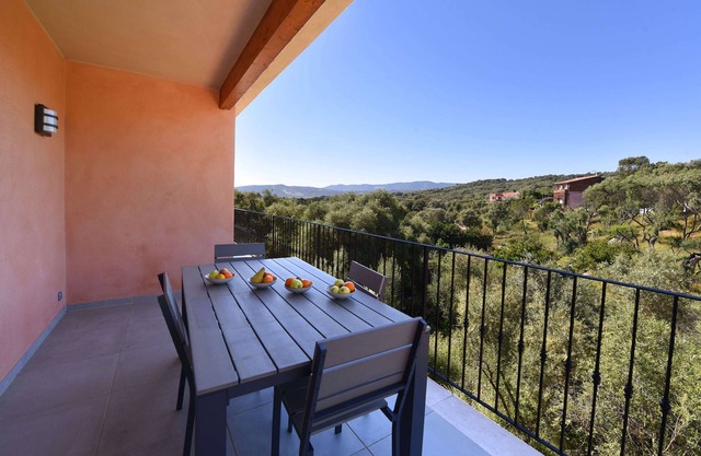 2 bedroom apartment 200 meters from the WIFI beach, balconies, terraces,