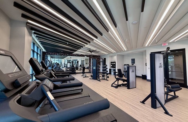 2-bedroom apartment in charming Austin with fitness room, AC