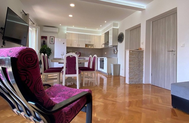 2 Bedroom Apartment Karla A1 for 6 person in Stanići near city Omiš