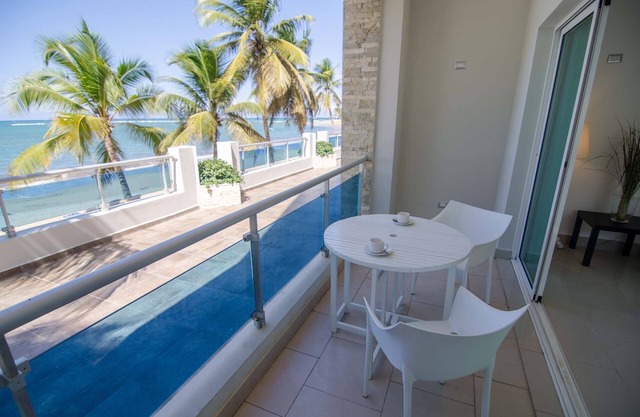 2 bedroom beachfront apartment