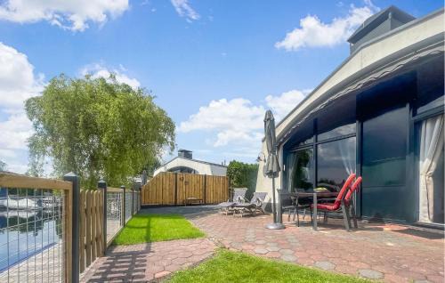 2 Bedroom Beautiful Home In Lemmer
