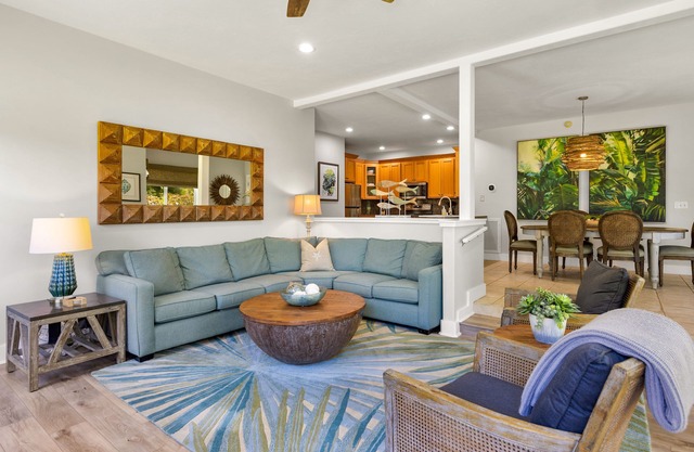 2 Bedroom Condo in Poipu with Pool, Hot Tub, AC, Just steps to the Beach & Pools