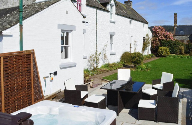 2 bedroom accommodation in Near Newton Stewart