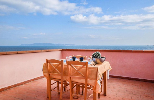 2 Bedroom Gorgeous Home In Cavo