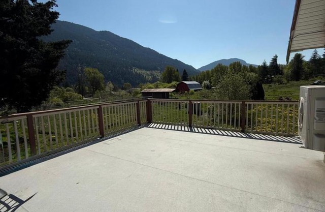 2 Bedroom main floor