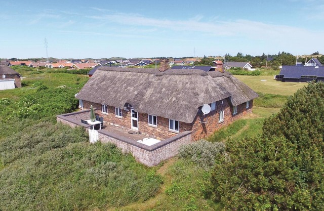 2 bedroom nice home in Hvide Sande