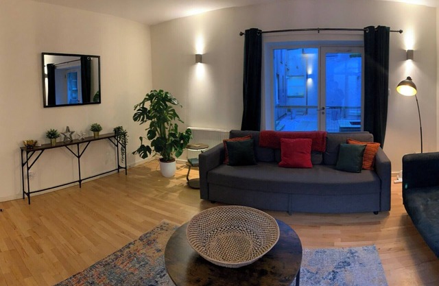 2 bedroom property (1 ensuite) in the heart of the Old Town