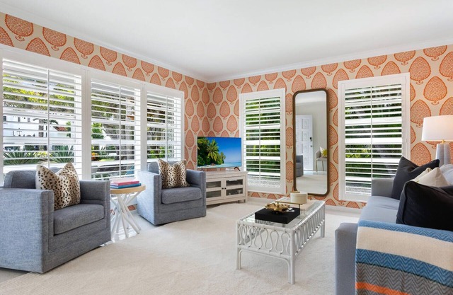 2 Bedroom St. Armands Circle Retro Bungalow