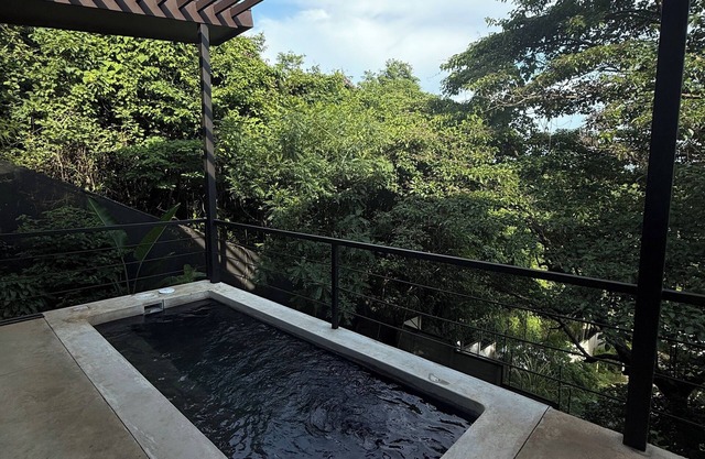 2 bedroom Treehouse in Playa Grande - Walk to the beach