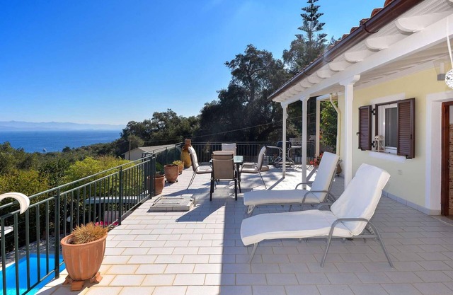 2 Bedroom Villa, Private Pool, Sea Views Paxos