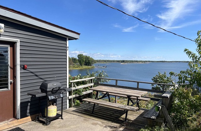 2-bedroom Waterfront Cottage in Georgian Bay - Rockwood #7
