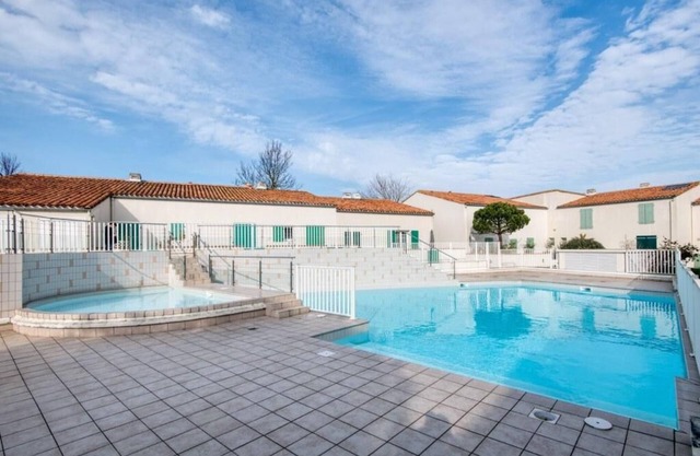 2 Bedrooms Apartment In Saint-Martin-De-Ré