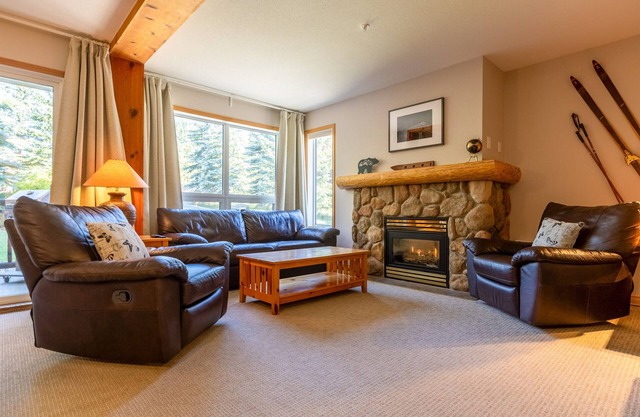 2 Bedrooms l Sleeps 4 Adults l Private Hot Tub