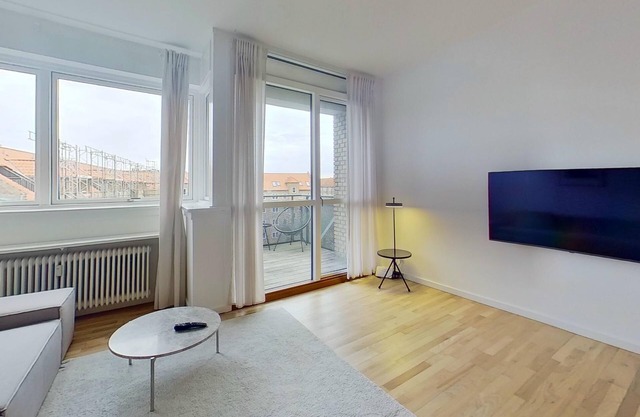 2-BR apartment w/a balcony in Frederiksberg - 210