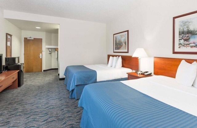 2 Connecting Suites at a Hotel