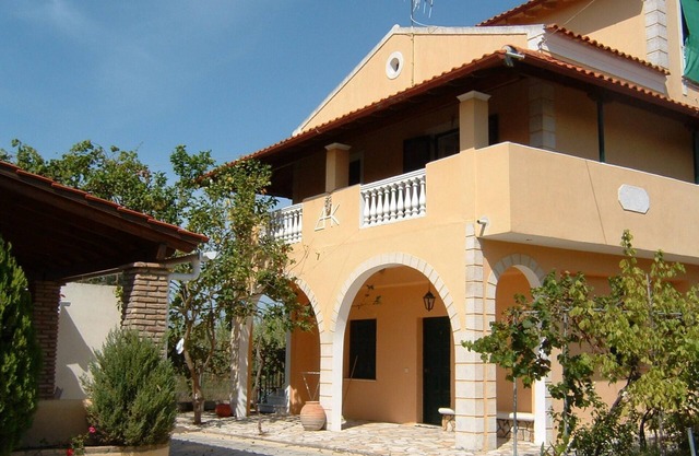 2 Cosy Apartments X 4-5 persons on the beach in Corfu