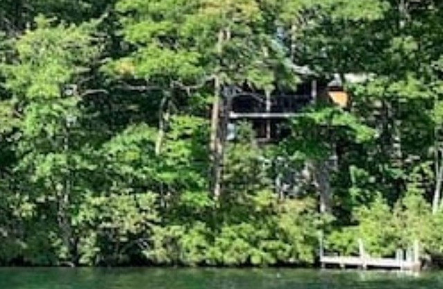 2 Home Compound on Lake Winnipesaukee with Private Docks - Linens Provided