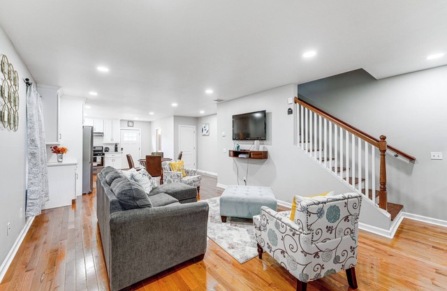 2 Mi to Dtwn: Well-Appointed Bridgeport Duplex!