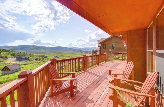 < 2 Mi to Granby Ranch: Home w/Hot Tub & Decks!